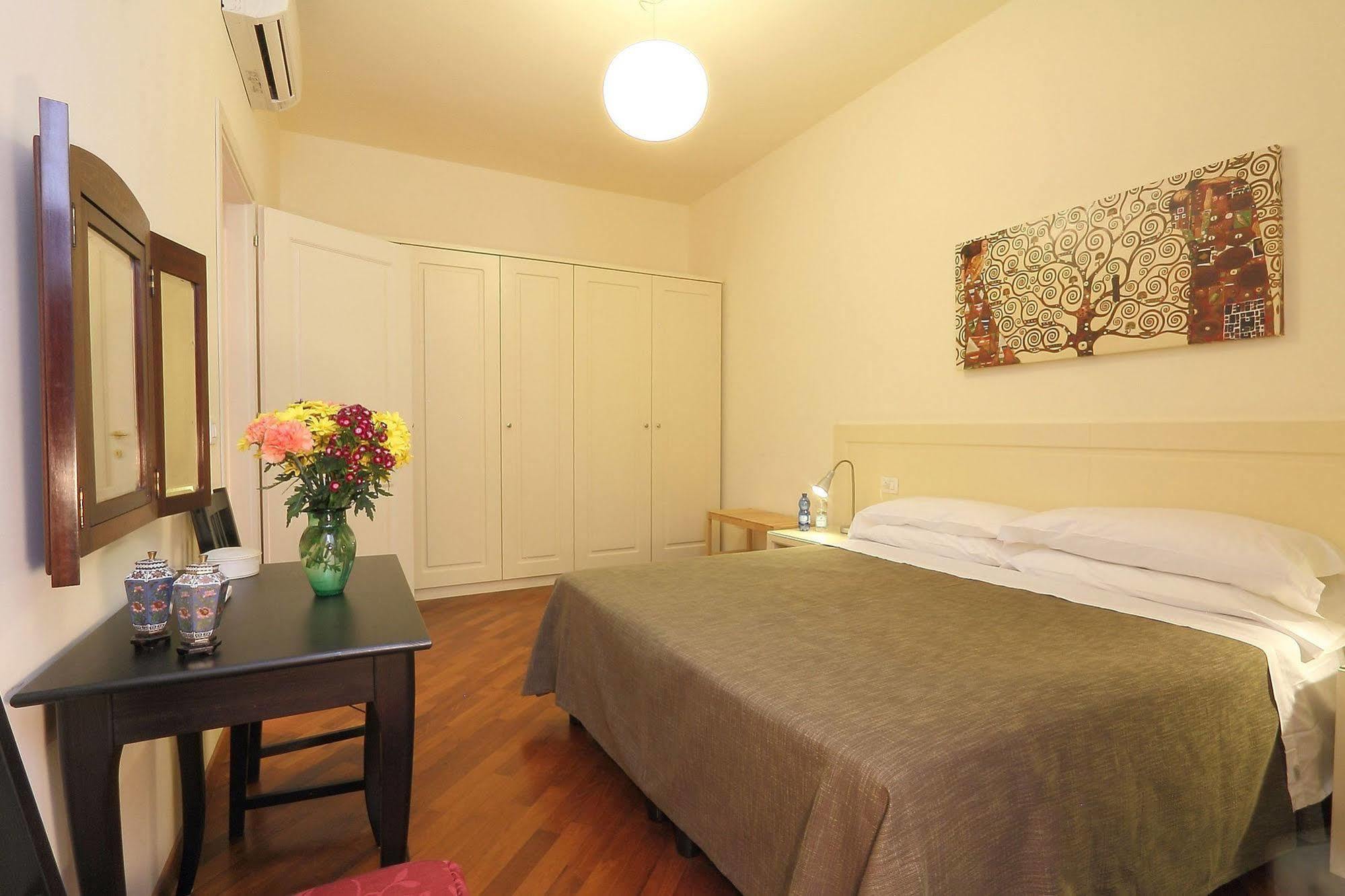 Relais Martinez ฟลอเรนซ์ ภายนอก รูปภาพ